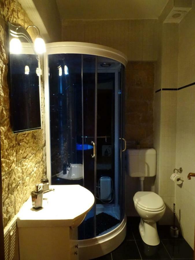 Apartment Naita Sinj Exterior foto