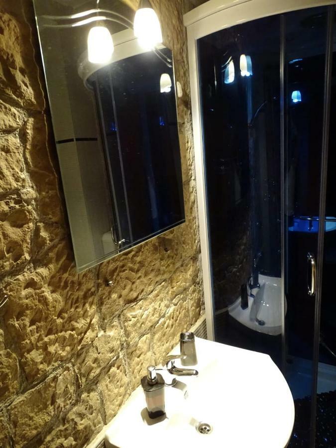 Apartment Naita Sinj Exterior foto