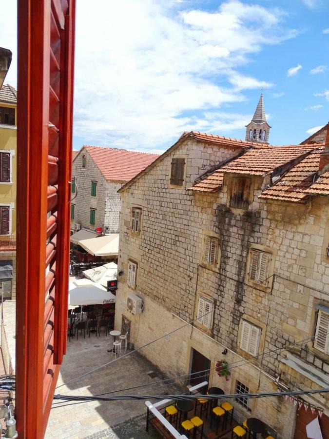 Apartment Naita Sinj Exterior foto